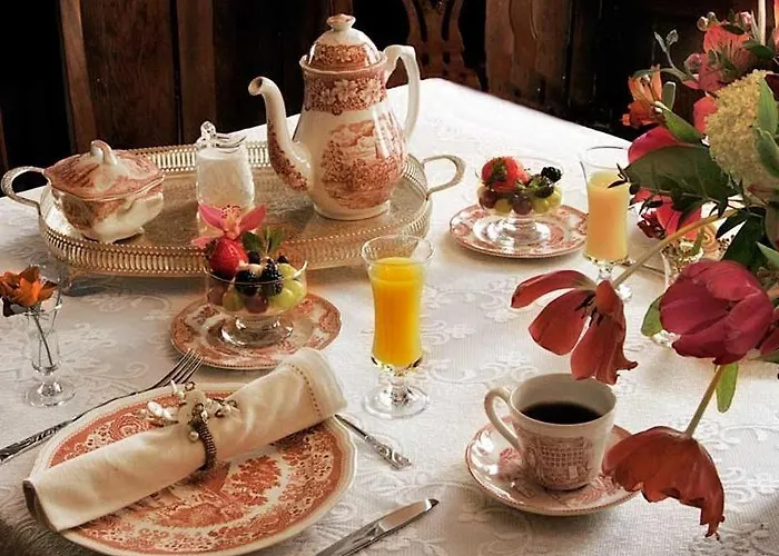 Fisher House Victoria Bed And Breakfast