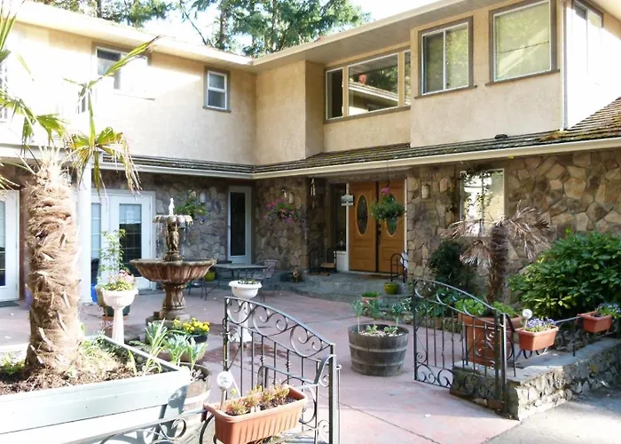 Rae Leigh Heights Bnb